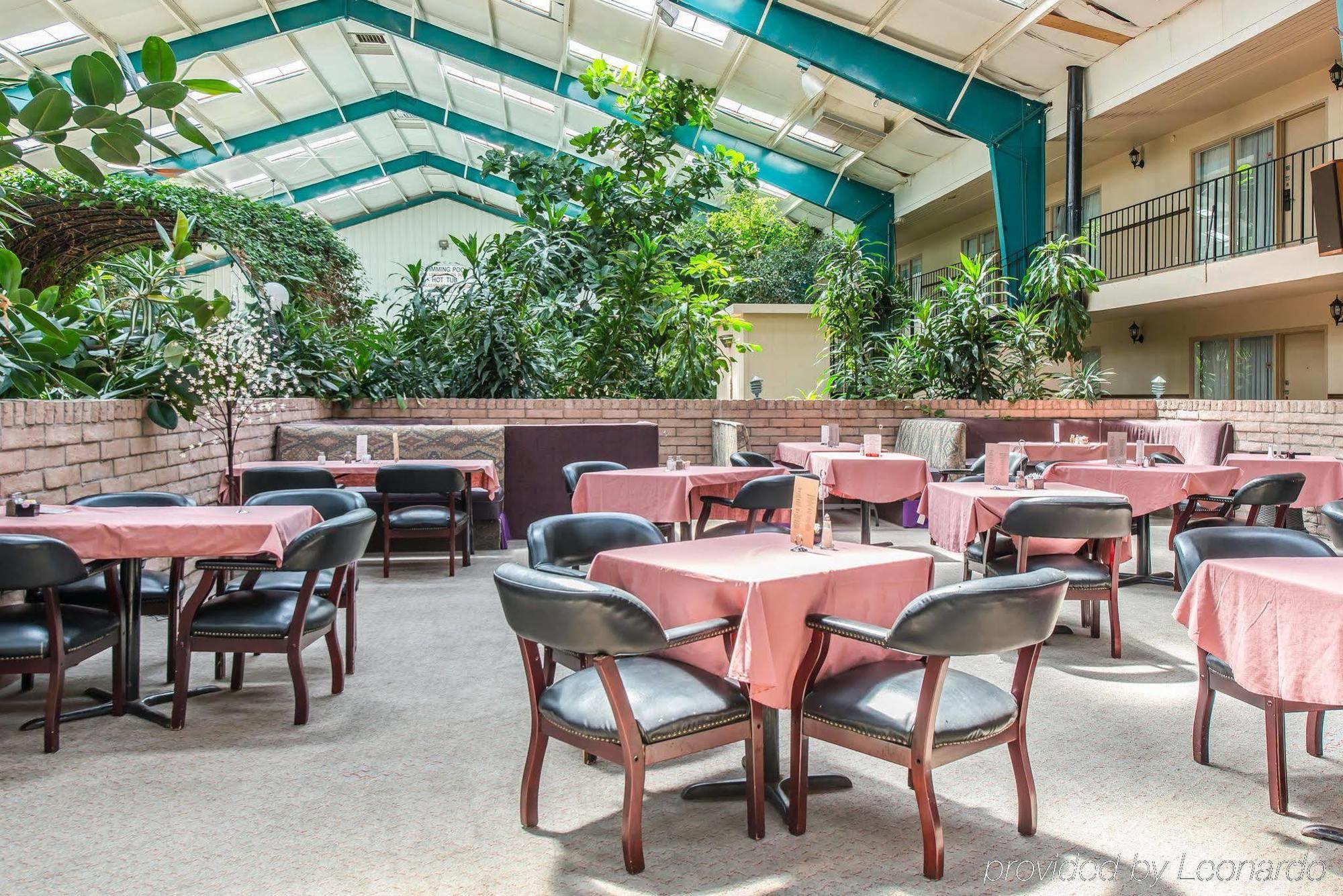Rodeway Inn Cow Palace Lamar Exterior photo